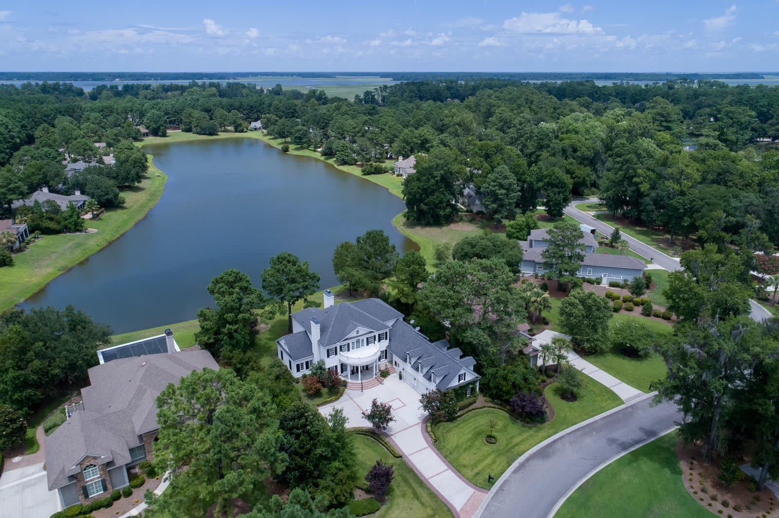 Belfair Bluffton SC offers luxury homes, championship golf, and scenic Lowcountry views.